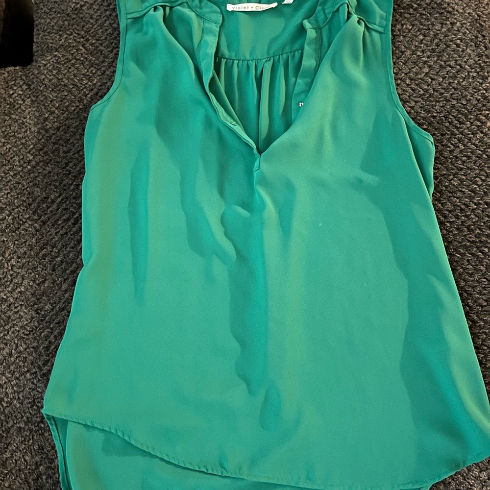 Green Sleeveless Women's Top